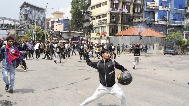 Mass Protests Erupt in Nepa: భగ్గుమన్న నేపాల్‌