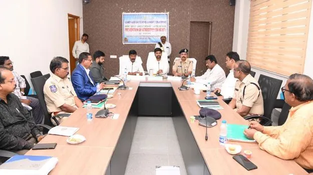 అటవీ భూములను ఆక్రమిస్తే కఠిన చర్యలు