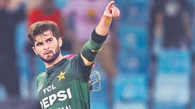 Pakistan Enters Super 4: చచ్చీ చెడీ