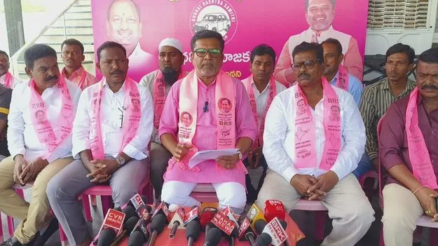 ఇందిరమ్మ ఇండ్లు నిర్మించడంలో మంత్రి విఫలం