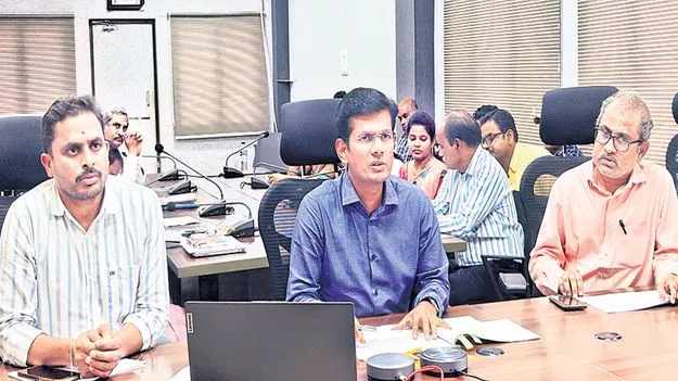 జిల్లా అభివృద్ధిపై ప్రత్యేక శ్రద్ధ 