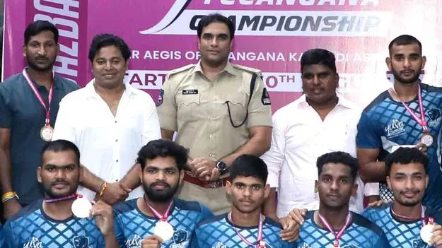 Telangana Kabaddi League: కబడ్డీ విజేత జోగులాంబ లయన్స్‌