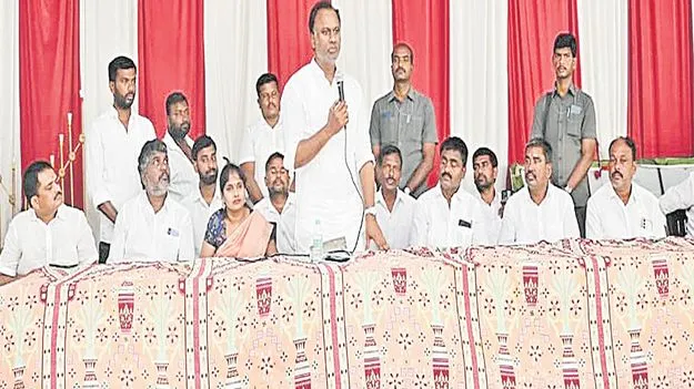 Triple R Alignment Dispute: ట్రిపుల్‌ ఆర్‌ అలైన్‌మెంట్‌ మారాలంటే ప్రభుత్వమే మారాలేమో