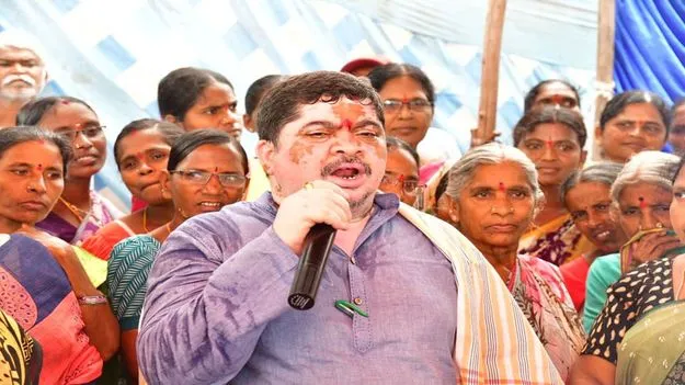 Karimnagar:   యూరియా కొరత కేంద్రం నిర్వాకమే