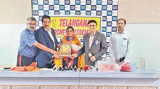 Telangana Archery Association: ఆర్చర్‌ చికితకు టీఏఏ సన్మానం