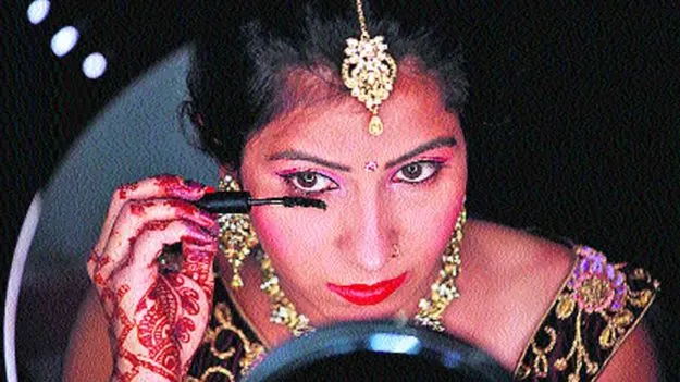 Makeup Tips: చిట్కాలతో చమక్కు