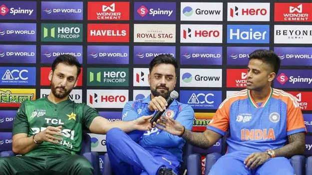 Asia Cup 2025: భారత్‌ పాక్‌ కెప్టెన్లు దూరం దూరం