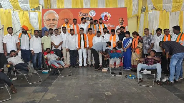 అత్యంత ప్రజాదరణ కలిగిన నాయకుడు మోదీ