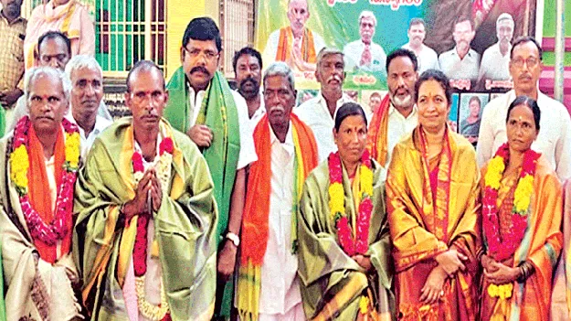 ఆలయాల అభివృద్ధికి కృషి చేయాలి : గౌరు చరిత 