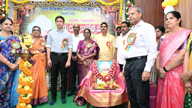  విలువలతో కూడిన విద్యతోనే నవ సమాజ నిర్మాణం