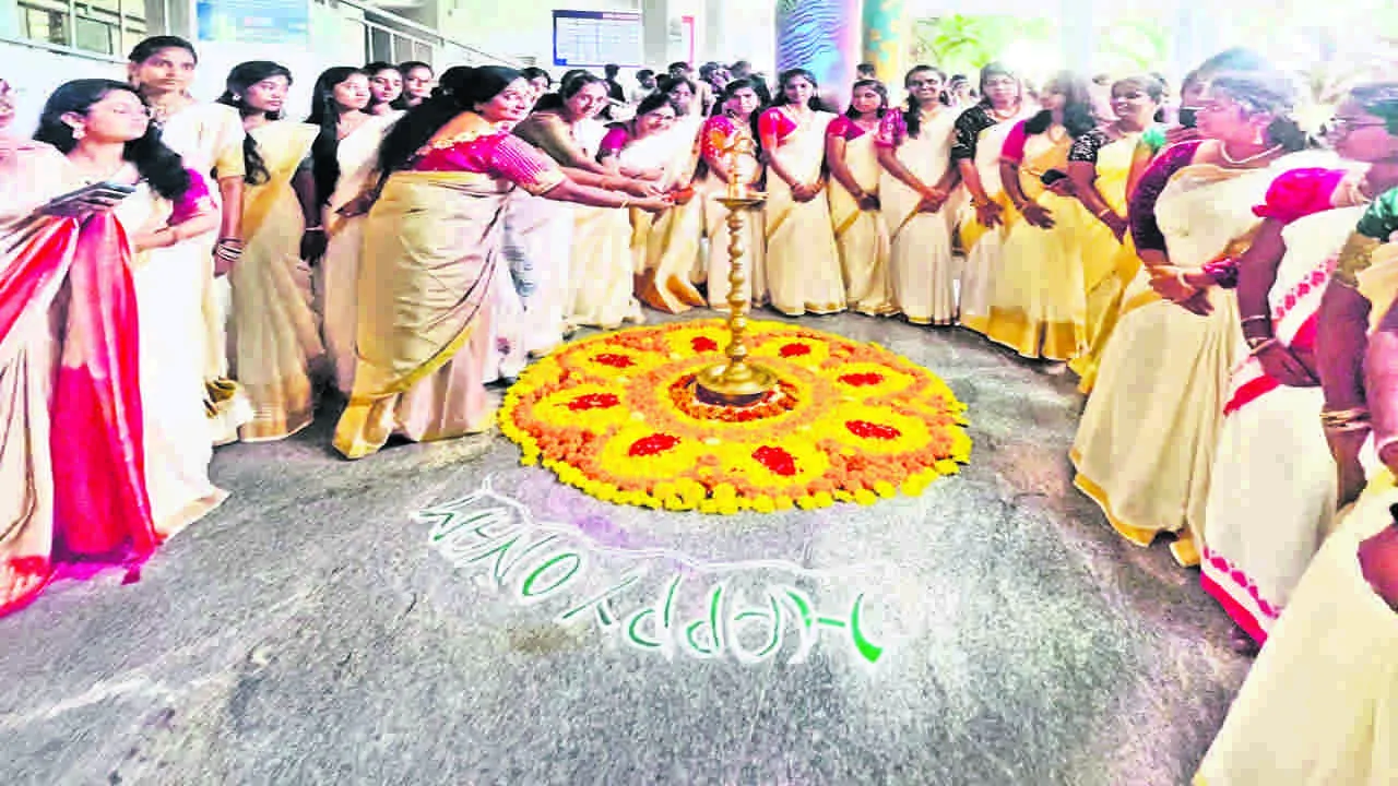 ONAM:  వైభవంగా ఓనం వేడుకలు