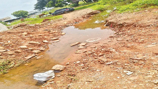 Then 40 feet, now only 4 feet అప్పుడు 40 అడుగులు  ఇప్పుడు 4 అడుగులే