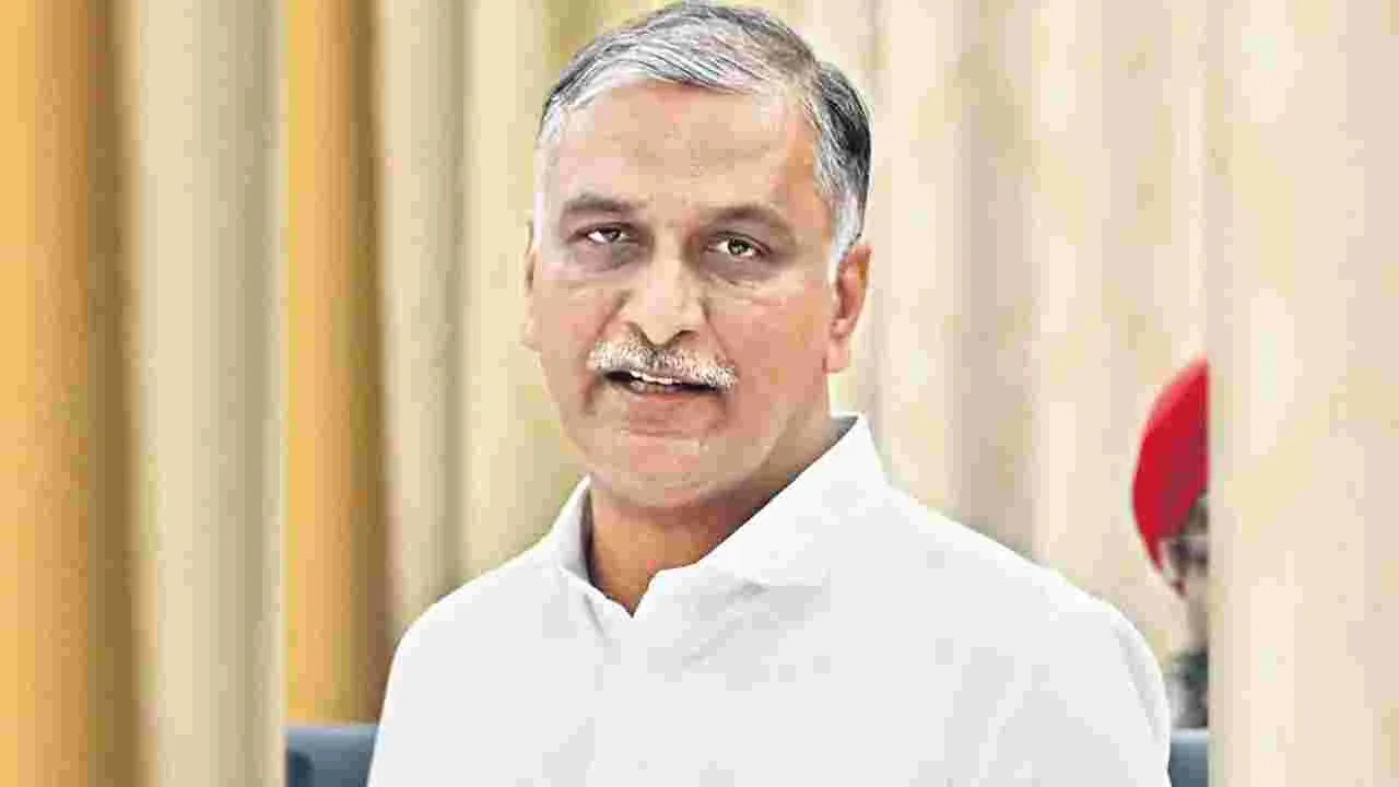 Harish Rao: సంతోష్‌రావు, పోలీసు అధికారులపై ఎస్సీ, ఎస్టీ కేసు నమోదు చేయాలి
