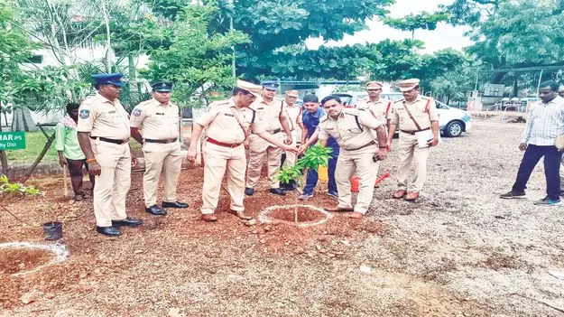  అధికారులు అప్రమత్తంగా ఉండాలి