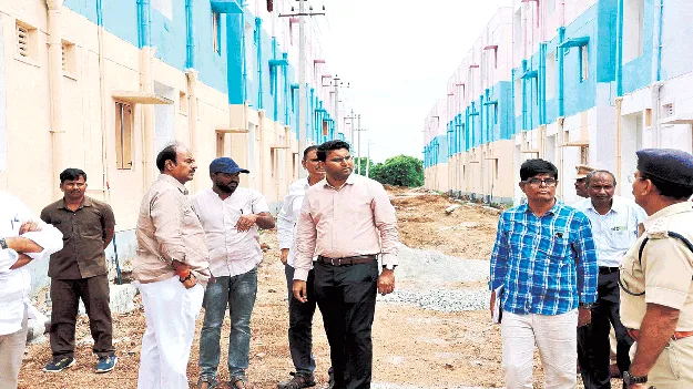 డబుల్‌ బెడ్రూం ఇళ్ల పంపిణీకి రంగం సిద్ధం