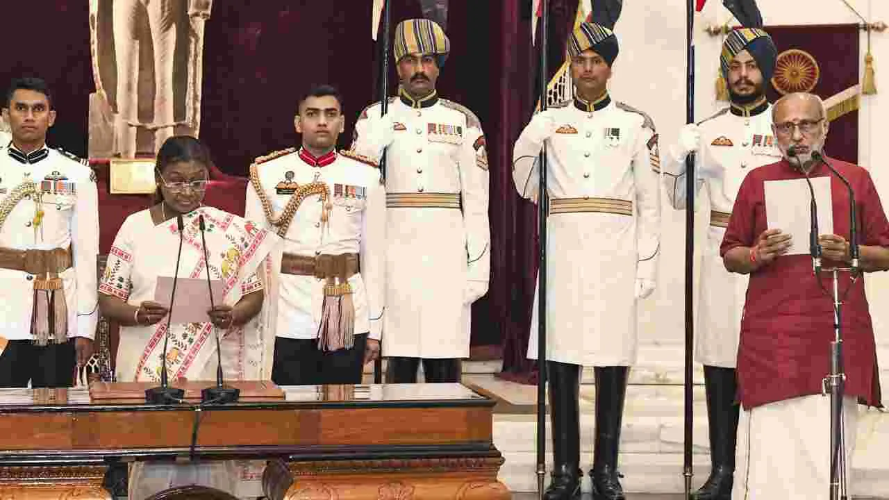 Radha Krishna Sworn: 15వ ఉపరాష్ట్రపతిగా రాధాకృష్ణన్‌ ప్రమాణం