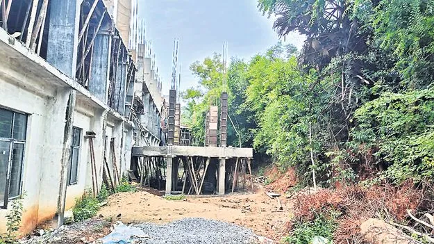 దర్జాగా కబ్జా  