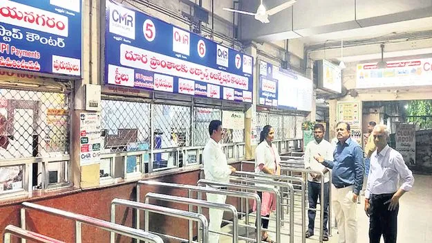 నాన్‌స్టాప్‌ కౌంటర్లు ఖాళీ