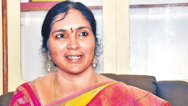Padma Devender Reddy: కేసీఆర్‌కు మచ్చ తెచ్చింది కవితే!