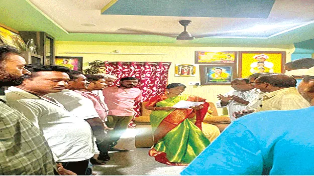  నందివానివలస రోడ్డు నిర్మాణానికి కృషి