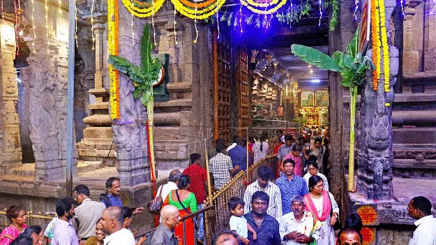 శ్రీకాళహస్తిలో గ్రహణ కాల అభిషేకం