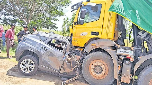 Nellore Highway Crash: టిప్పర్‌ బీభత్సం