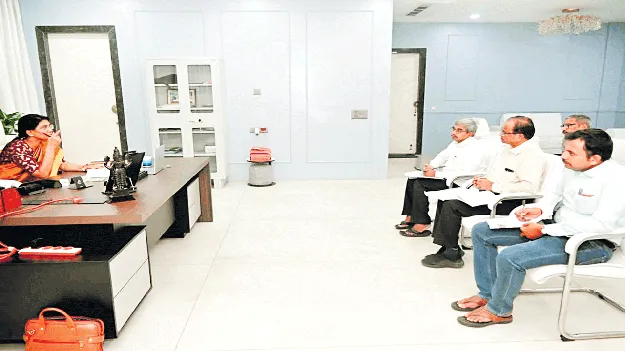 యూరియా కేటాయింపు పారదర్శకత కోసం జేసీ ఆధ్వర్యంలో కమిటీ : కలెక్టర్‌