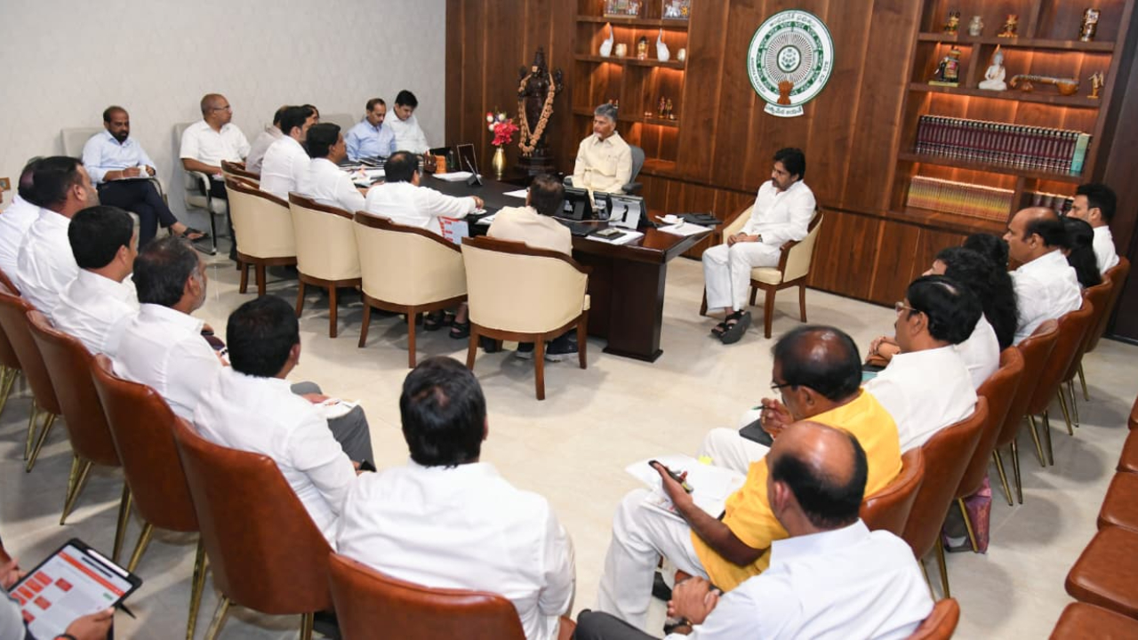 AP Cabinet Meeting:  అసెంబ్లీ ప్రాంగణంలో సీఎం ఛాంబర్‌లో కేబినెట్ సమావేశం