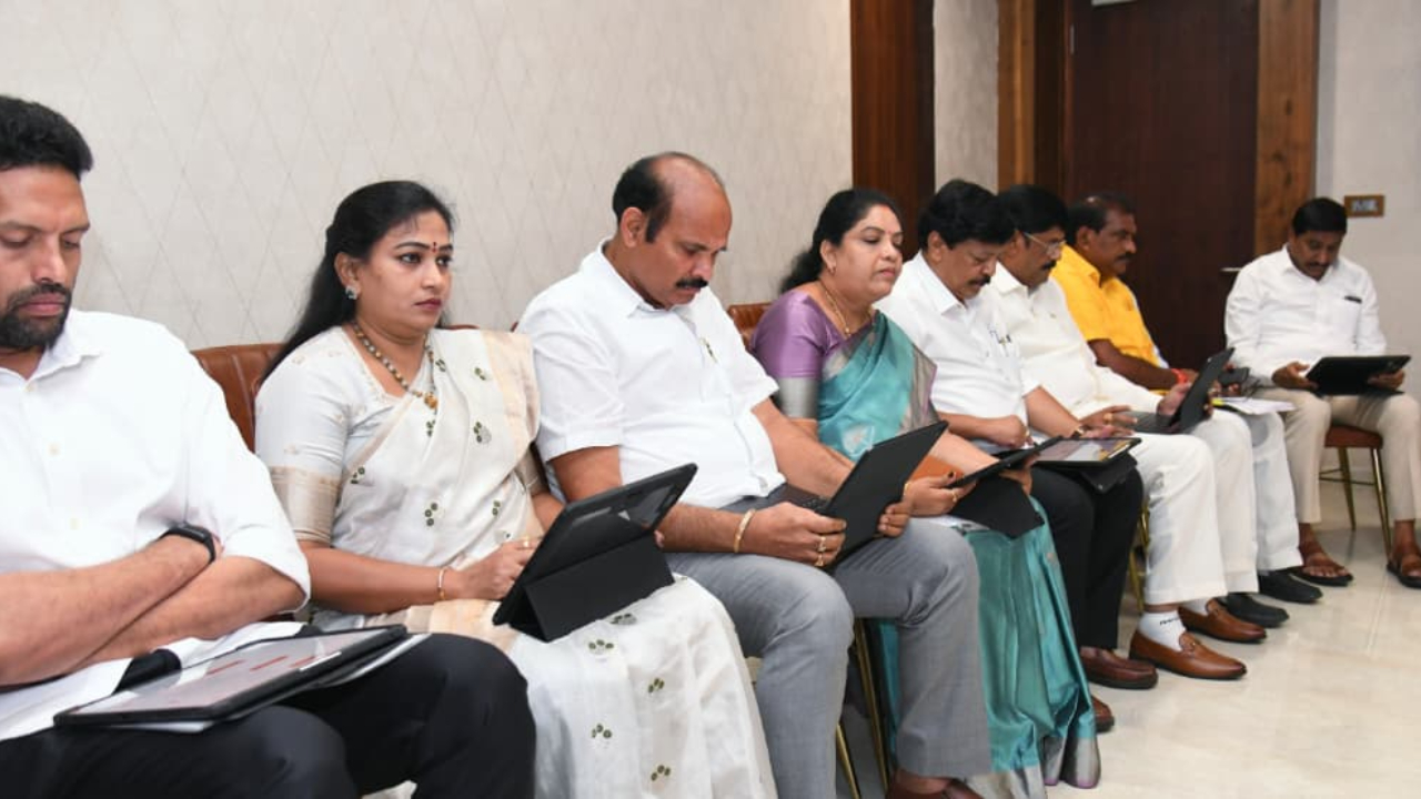 AP Cabinet Meeting:  అసెంబ్లీ ప్రాంగణంలో సీఎం ఛాంబర్‌లో కేబినెట్ సమావేశం
