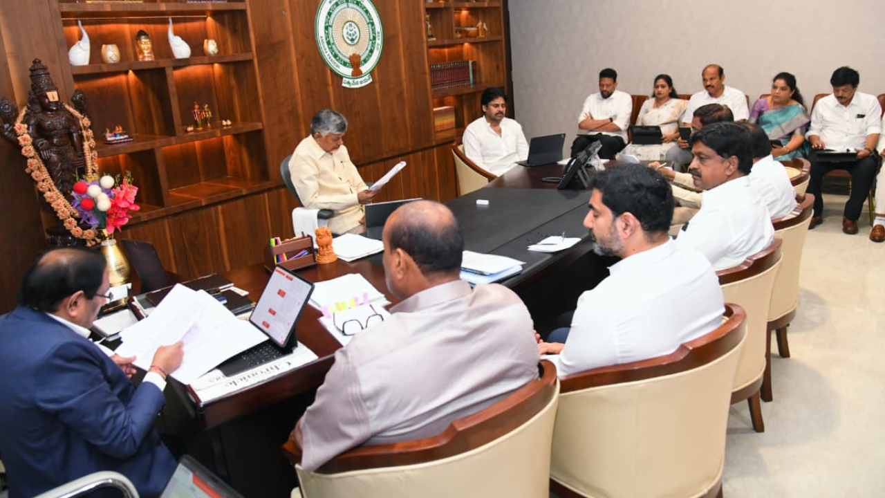 AP Cabinet Meeting:  అసెంబ్లీ ప్రాంగణంలో సీఎం ఛాంబర్‌లో కేబినెట్ సమావేశం