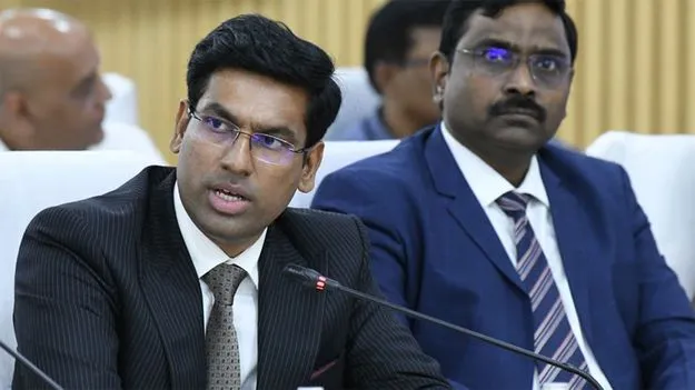 జిల్లా అభివృద్ధికి నిధులు కావాలి