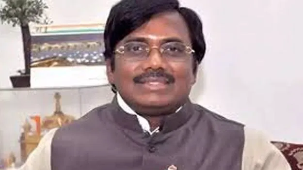 Minister vivek venkataswamy: కల్వకుంట్ల కుటుంబంతో ఖజానా ఖాళీ