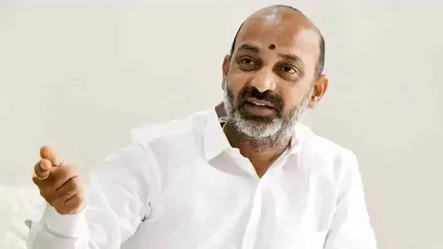 Bandi Sanjay: దొంగ చేతికి తాళాలిచ్చిన సీఎం రేవంత్ రెడ్డి