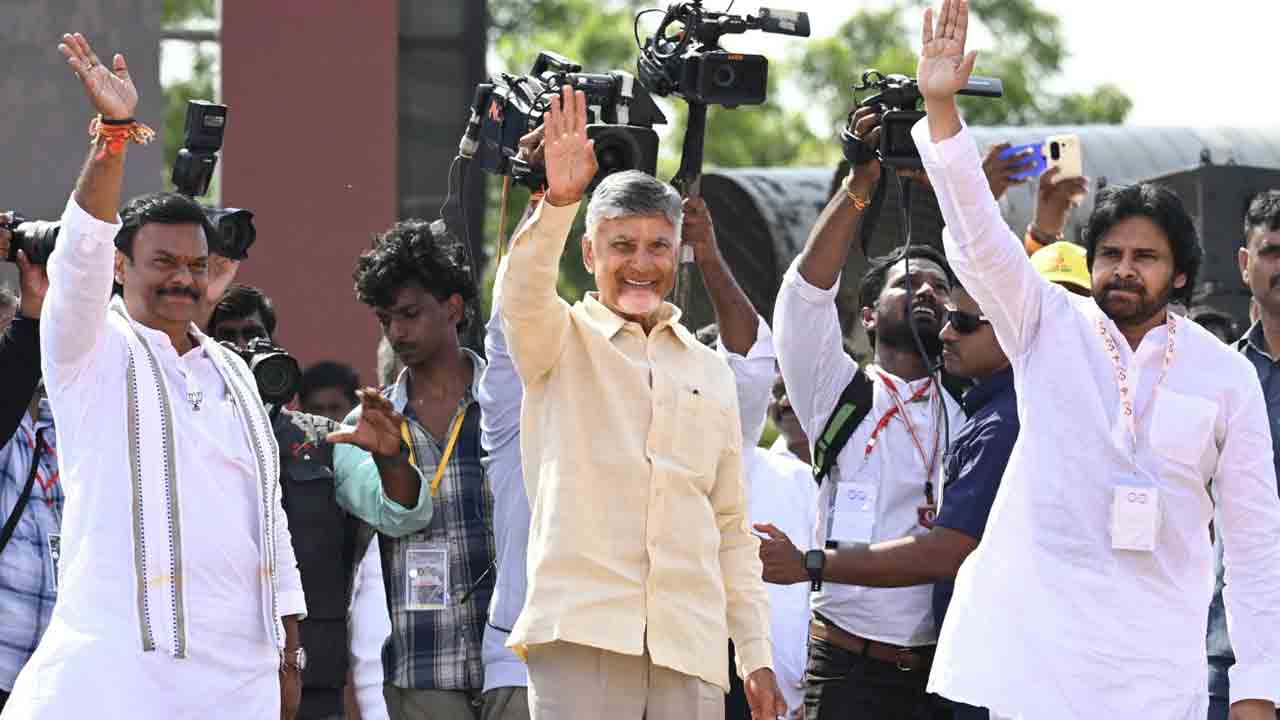 Super Six Super Hit: ఆటో వాలాలకు చంద్రన్న దసరా కానుక