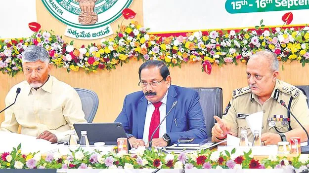 CM Chandrababu Urges: నేరాలు 33 శాతం తగ్గాలి