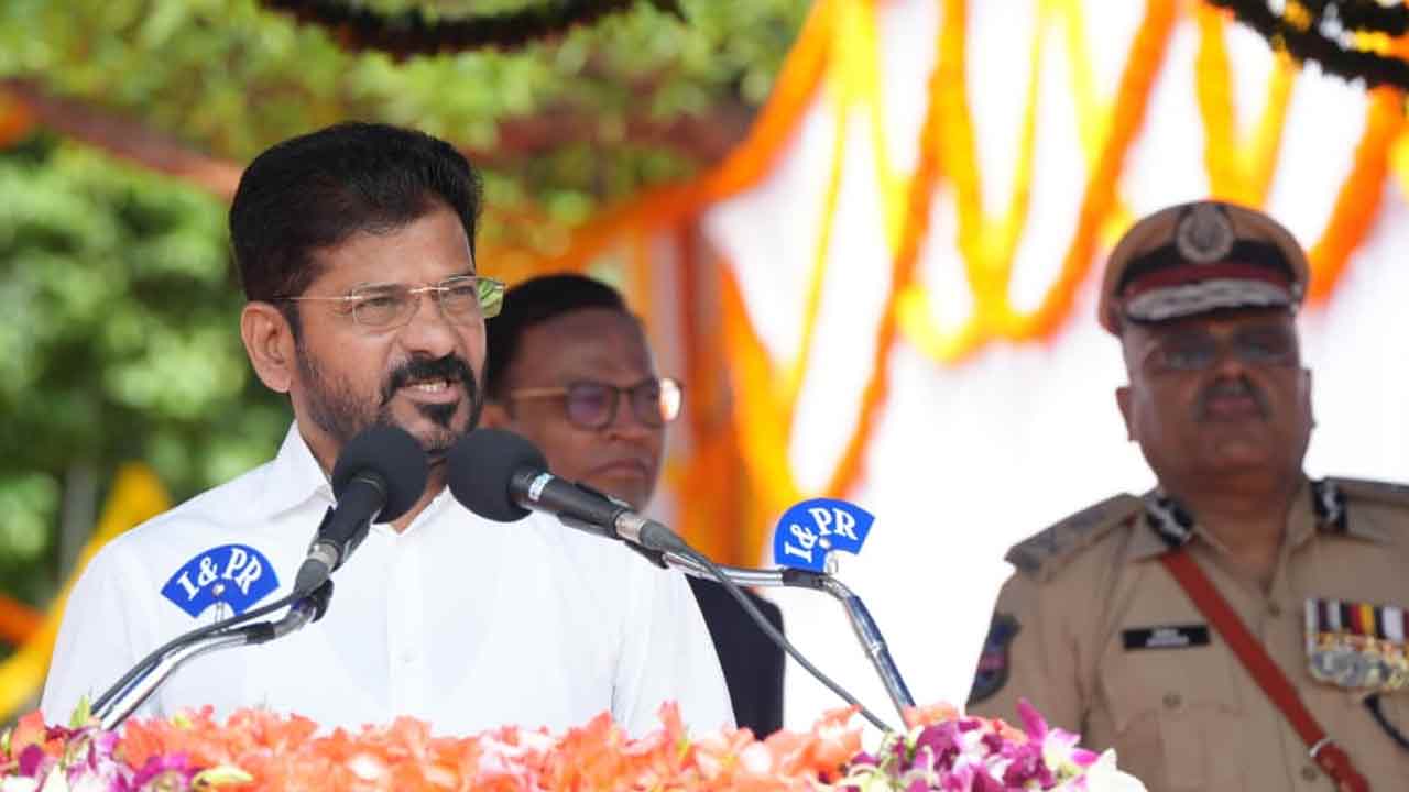 గన్‌పార్క్‌లో అమర వీరులకు సీఎం రేవంత్ ఘన నివాళి