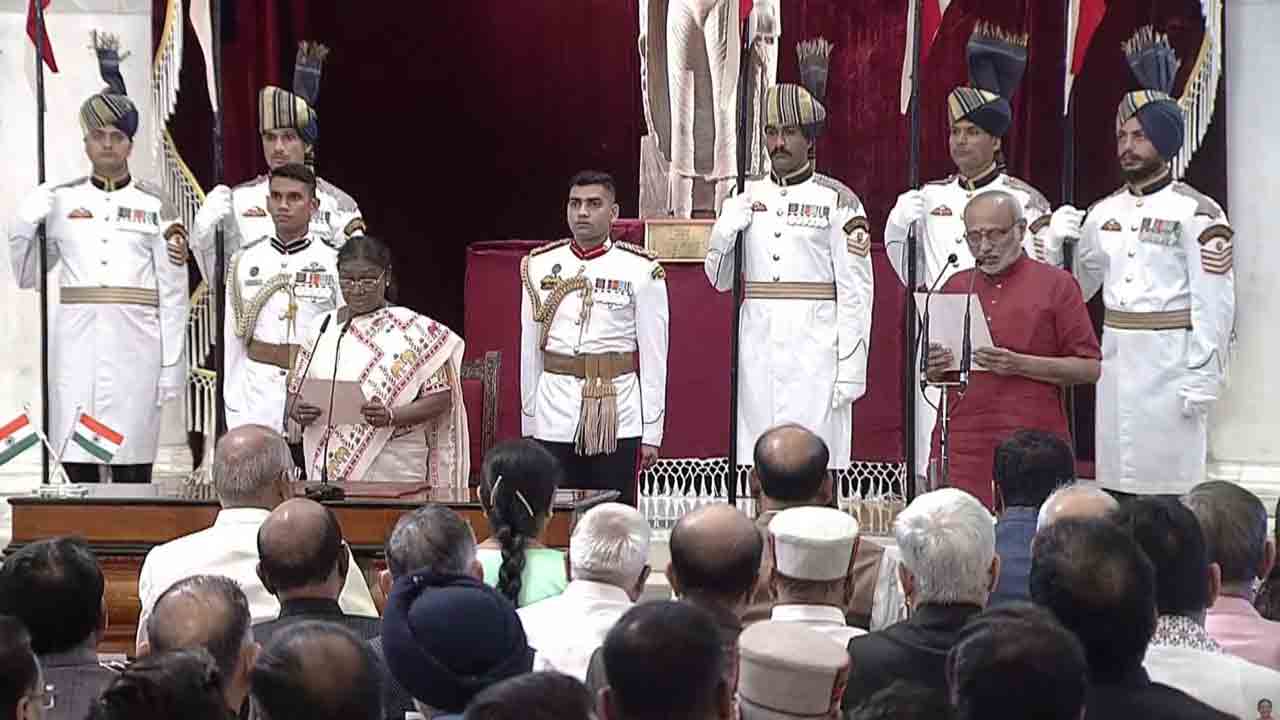 ఉపరాష్ట్రపతిగా  బాధ్యతలు స్వీకరించిన సీపీ రాధాకృష్ణన్‌