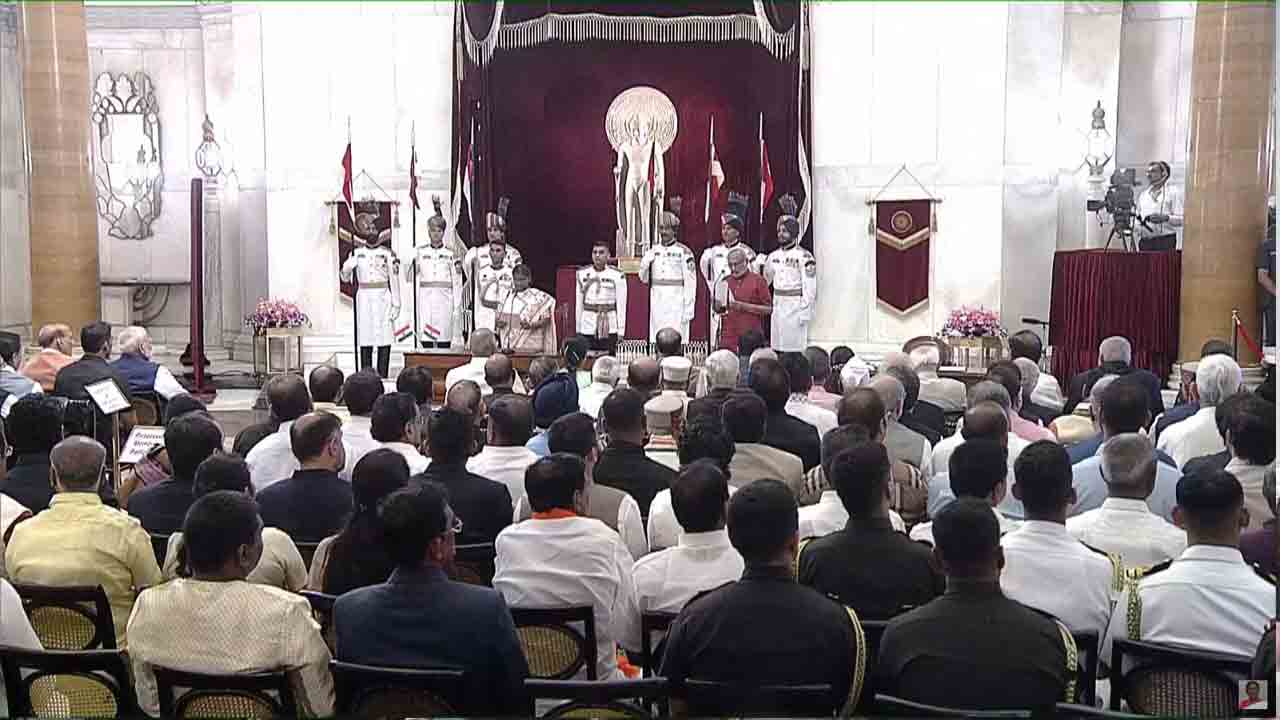 ఉపరాష్ట్రపతిగా  బాధ్యతలు స్వీకరించిన సీపీ రాధాకృష్ణన్‌