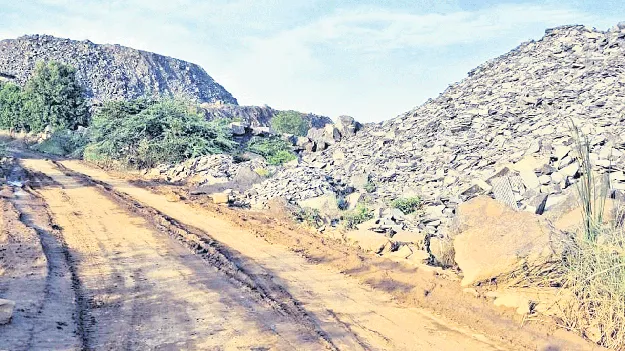 గనుల్లో ఆక్రమణలపై హైకోర్టు సీరియస్‌