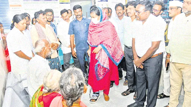 పీహెచ్‌సీల తనిఖీ