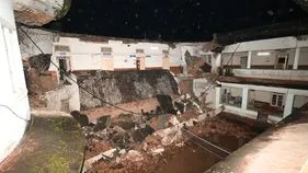 Adilabad Collectorate Office Collapse: భారీ వర్షానికి కూలిన కలెక్టరేట్ భవనం