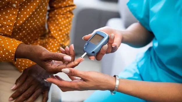 Diabetes Control: స్వీట్స్ తినకపోయినా షుగర్ లెవెల్స్ పెరుగుతున్నాయా.. వైద్యులు ఏం చెబుతున్నారంటే.. 