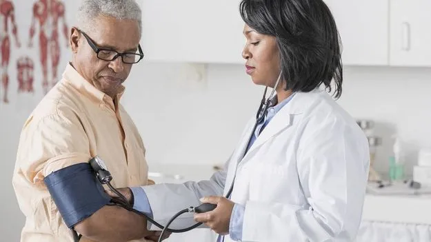 Diabetes-Low BP Risk: బీపీ తక్కువగా.. బ్లడ్ షుగర్ ఎక్కువగా ఉంటే వెంటనే వైద్యులను సంప్రదించండి.. లేకపోతే.. 