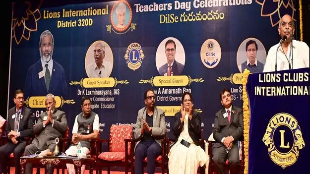 K Lakshminarayana: సమాజ నిర్మాణంలో ఉపాధ్యాయులు కీలకం