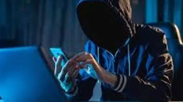 Fake Digital Arrest: ఆధార్‌ అమ్మేశారంటూ 93 లక్షలు స్వాహా