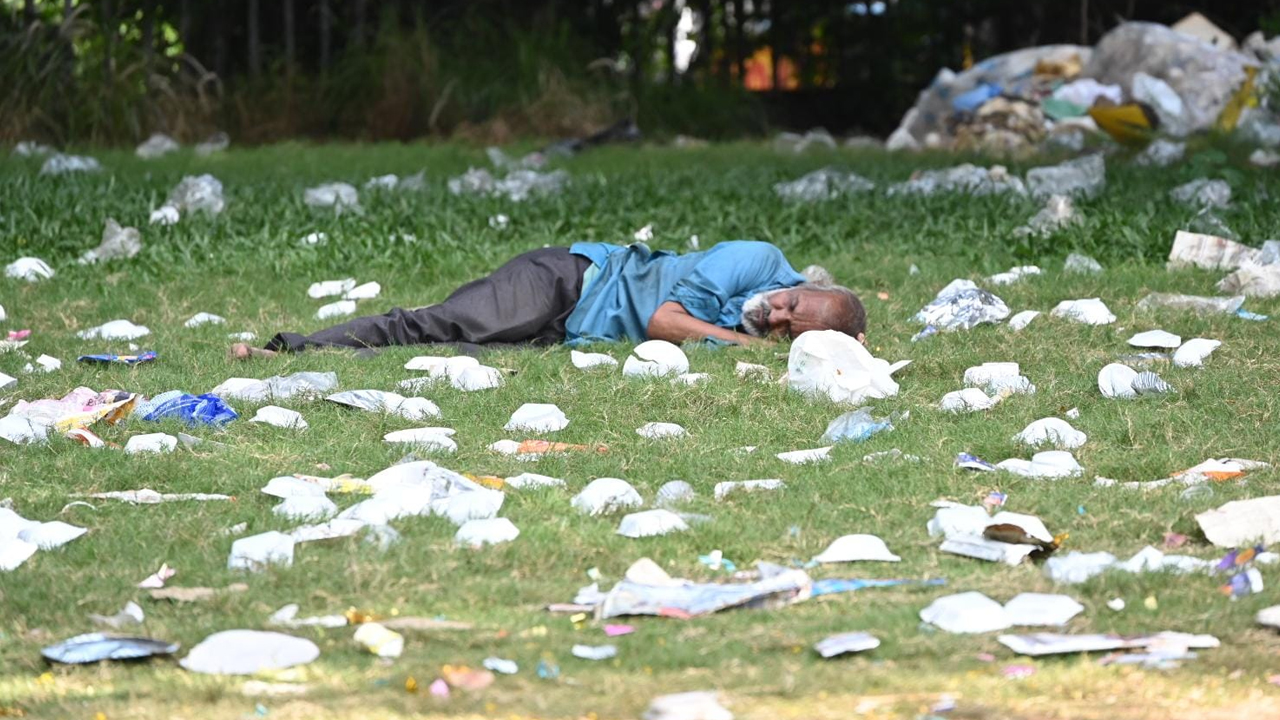 GHMC: నిమజ్జనం పూర్తి.. రంగంలోకి దిగిన జీహెచ్ఎంసీ సిబ్బంది