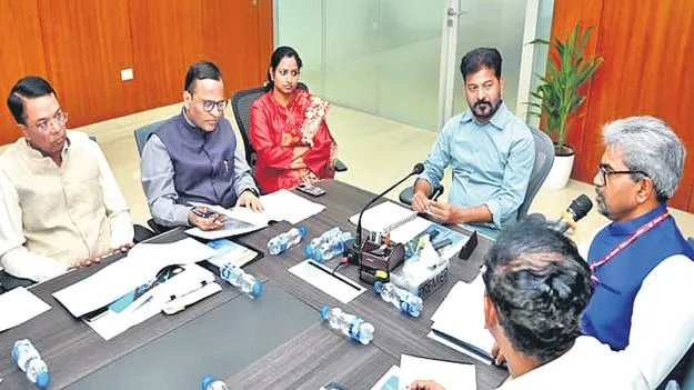 CM Revanth Reddy: భవిష్యత్తు అవసరాలకు అనుగుణంగాకొత్త ప్రాజెక్టుల అలైన్‌మెంట్లు