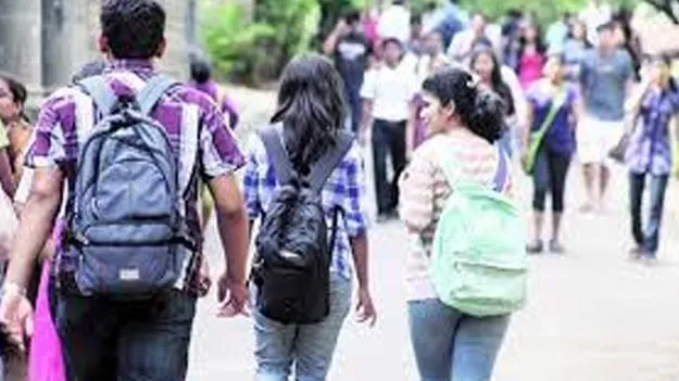Student Fee Reimbursements: ఫీజు బకాయిలు విడుదల చేయండి