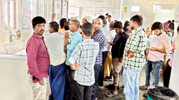    కలెక్టర్‌ గారూ..  దవాఖానాపై దృష్టి పెట్టండి 