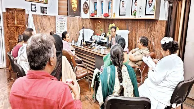 రోగులకు సత్వర వైద్యమందించండి 